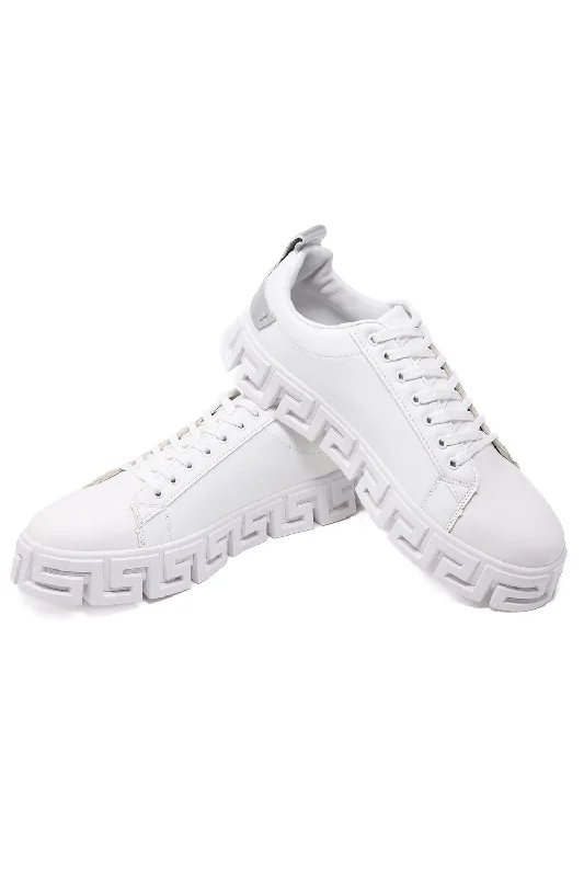 Barabas Men's White Greek Key Sole Low Top Sneakers