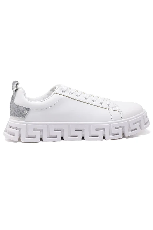 Barabas Men's White Greek Key Sole Low Top Sneakers